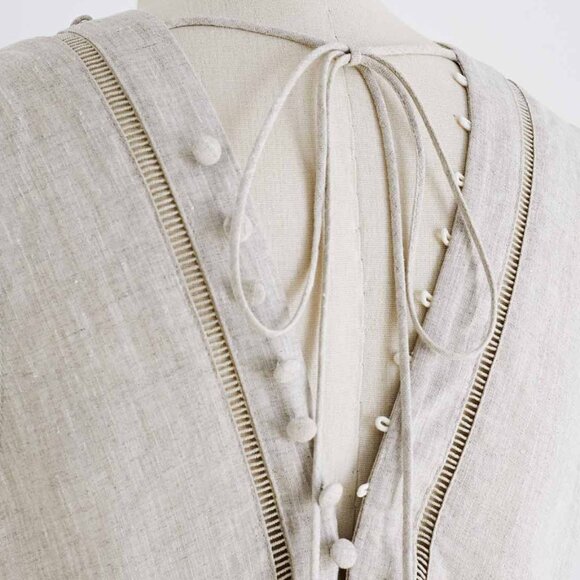 CHICWISH - V-Neck Buttoned Sleeveless Dress in Linen - XS - Picture 4 of 8